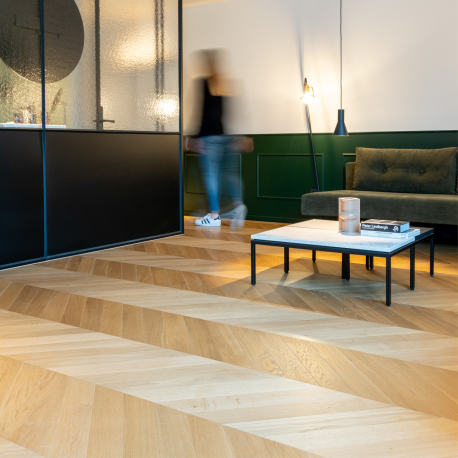 Multilayer parquet tongue & groove | 9x52 cm | LMB Natural Oak Chevron